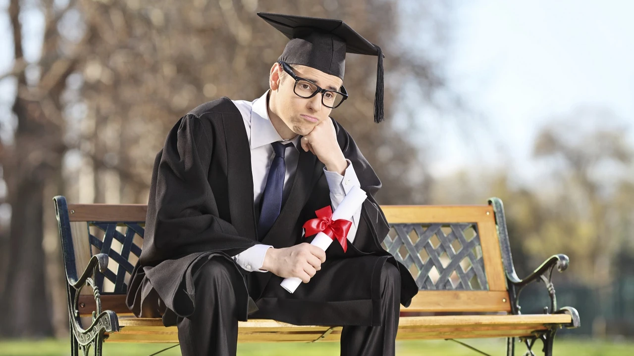 NÉyÉ GÃ¶rÉ AzÉrbaycanda Ali TÉhsil MÃ¼ÉssisÉlÉri ÆmÉk BazarÄ±nÄ±n TÉlÉblÉrinÉ UyÄun Kadrlar HazÄ±rlaya Bilmir?